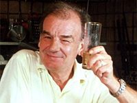 KEITH FLOYD SIKERE A BOR IRÁNTI RAJONGÁSÁBAN REJLETT KEITH FLOYD SIKERE A BOR IRÁNTI RAJONGÁSÁBAN REJLETT