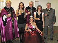 NEM CSAK BORÁSZ, BORKIRÁLYNŐ IS NEM CSAK BORÁSZ, BORKIRÁLYNŐ IS