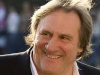 GÉRARD DEPARDIEU SAJÁT BORÁT PROMÓCIÓZTA GÉRARD DEPARDIEU SAJÁT BORÁT PROMÓCIÓZTA